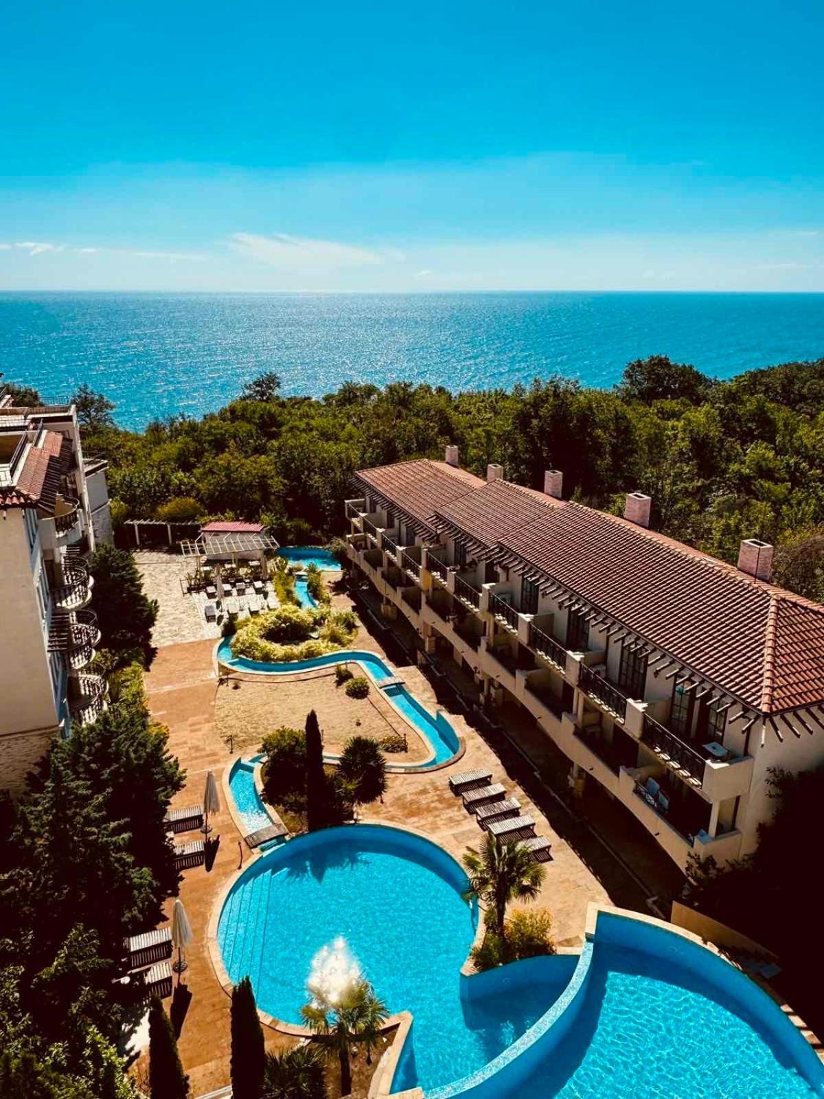 The Cliff Boutique Hotel By Flat Mаnаger Обзор Экстерьер фото
